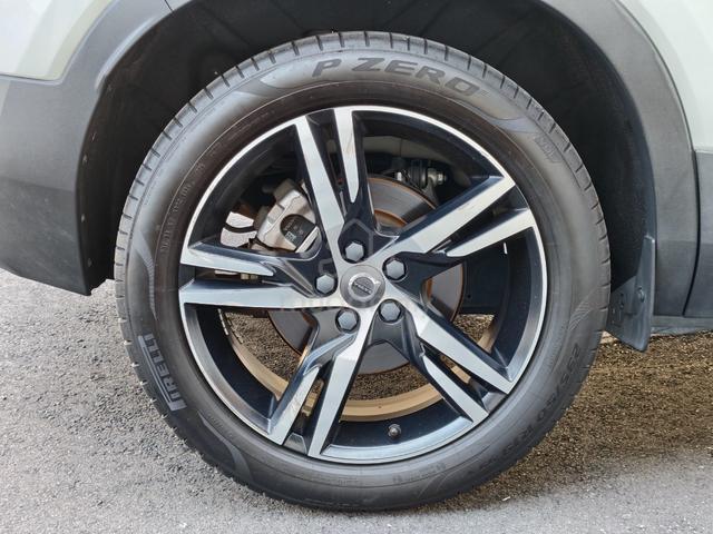 Volvo XC40 2.0 T5 R-DESIGN F.SERVICE/P.BOOT/E.SEAT - 3