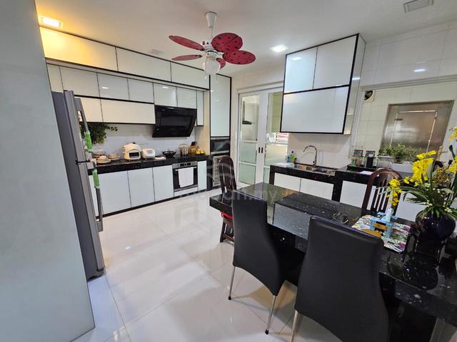 Johor Jaya Jalan Keembong Double Storey Terrace House,Unblock View 1