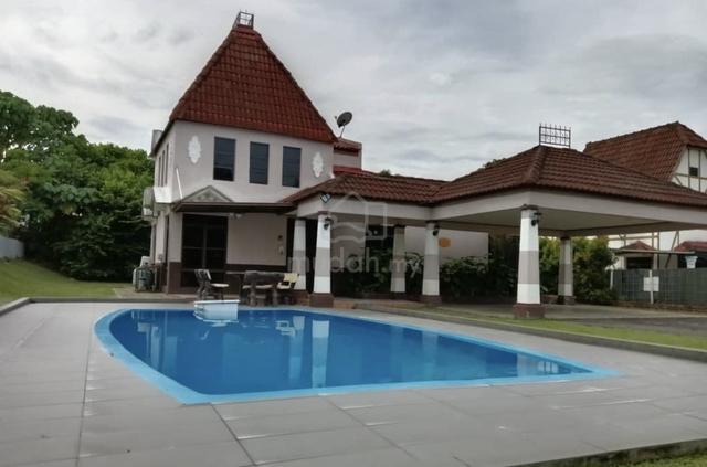 A Famosa Resort Bungalow with private swimming pool 1
