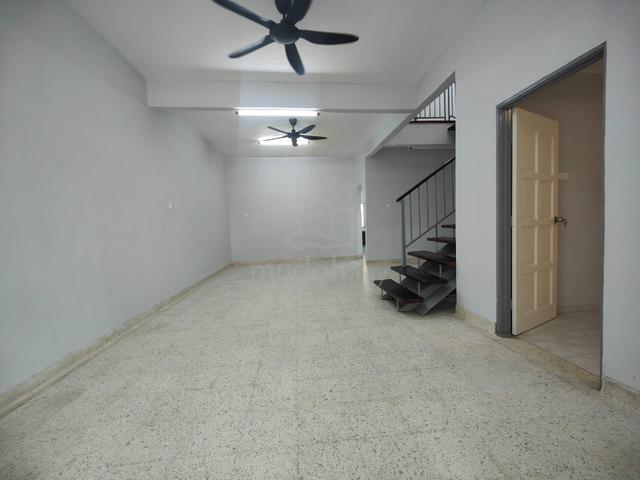 Double Storey House Intermediate Harta Pertama Bukit Baru 1