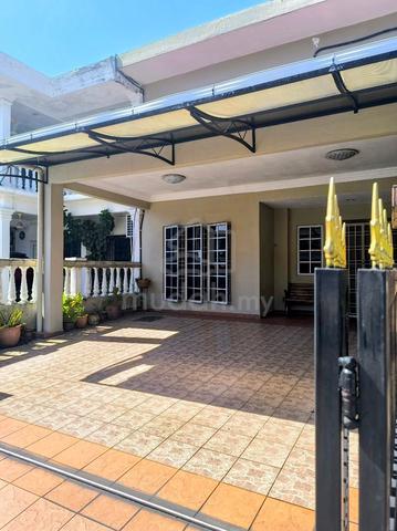 Renovated house Tmn Dato Ahmad Razali. 4 bilik tidur diatas 1