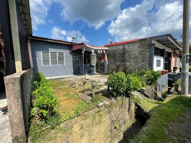 TAMAN PUTERI, KLUANG JOHOR - Single Storey Lowcost House 2