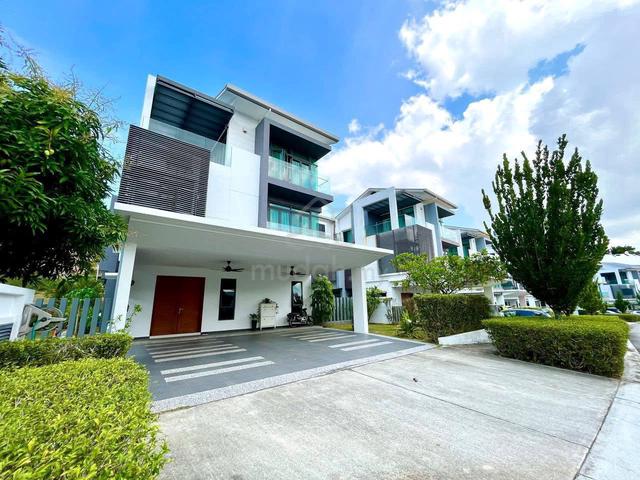 Below Market 3 storey Endlot Bungalow Sejati Residence Cyberjaya 1