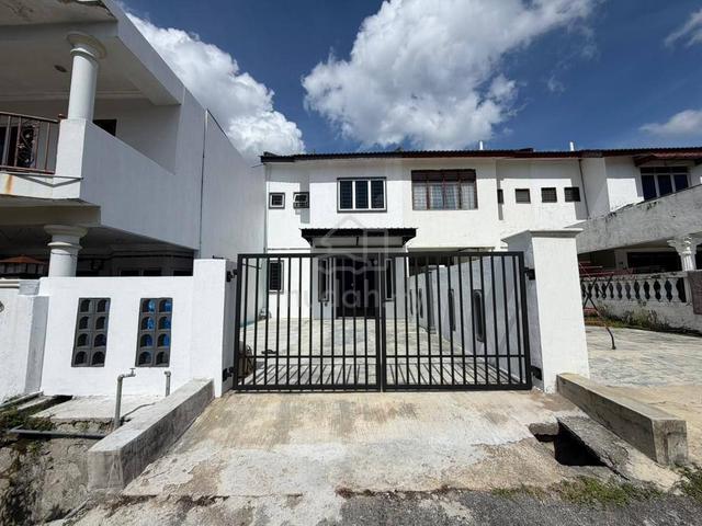 RENOVATED | 2 Storey Terrace Taman Bakawali Bukit Sentosa Beruntung 1