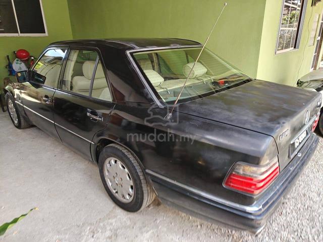 1995 Mercedes Benz 230E 2.3 (A) - 3