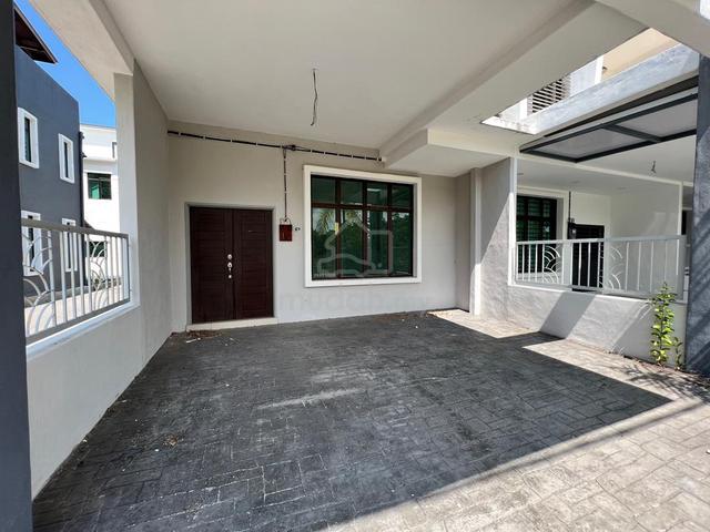 HOT DEAL! BELOW BANK VALUE End Lot 2.5 Storey Terrace @ Ujong Pasir 1