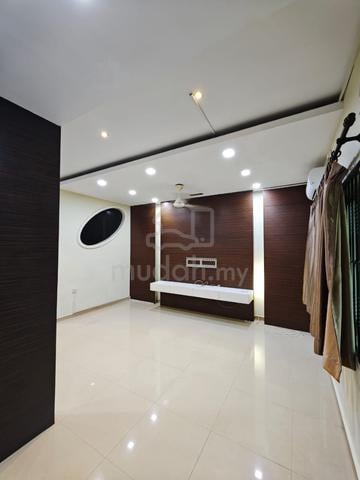 Double Storey / Mount Austin / 4 Bed 3 Bath / Partially Furnished 1
