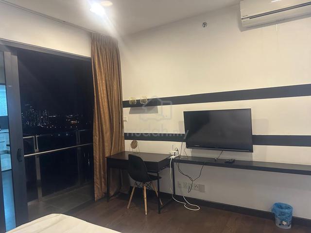 Almas Suite 1