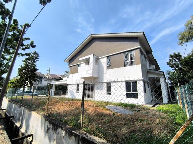 Corner Lot Double Storey Terrace – Taman Desa Seringin, Nilai 3 1