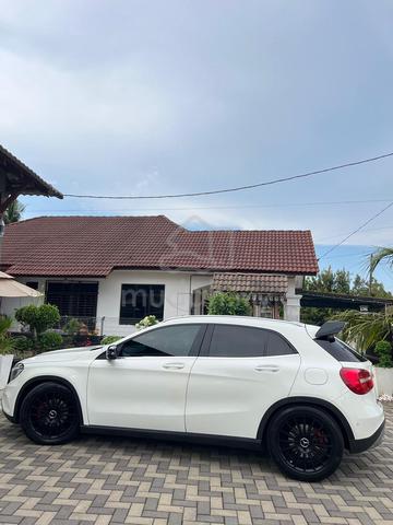 2016 Mercedes Benz GLA-CLASS 1.6 GLA180 SE (A) - 2