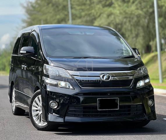 2013 Toyota VELLFIRE 2.4 Z GOLDEN EYES FACELIFT - 1