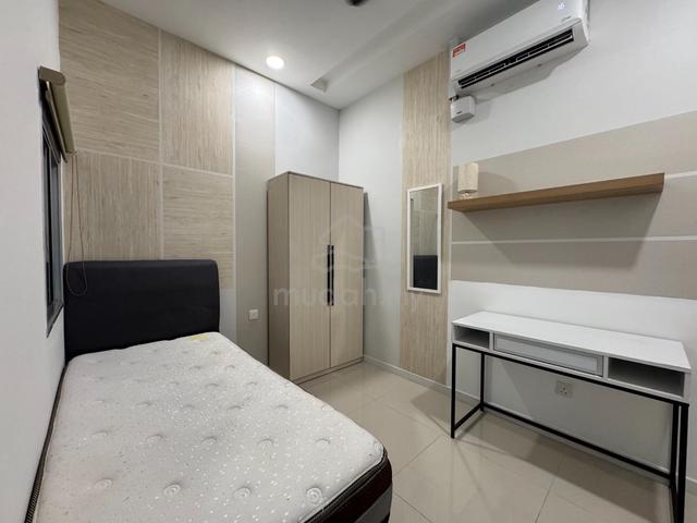 Bedroom 4, The Azure Residence, Next To Paradigm Mall Kelana Jaya 1