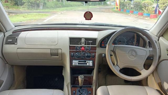 1997 Mercedes Benz C200 2.0 (A) W202 Elegance - 4