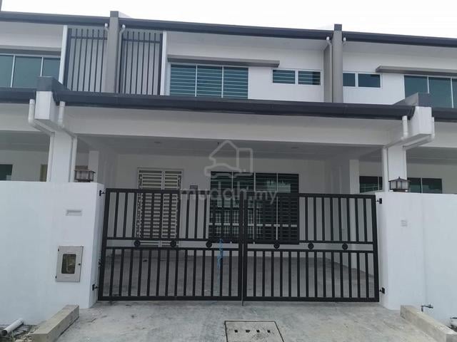 Taman Bukit Berangan Ria- To Rent Double Storey Intermediate House 1