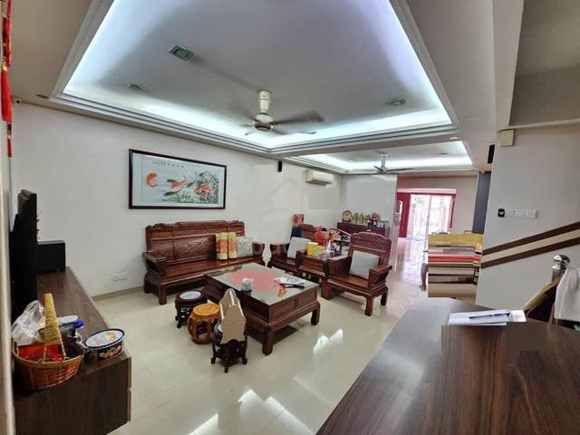 Laman Rimbunan Kepong 3 storey landed Gated Guarded Fully Extend Reno 1