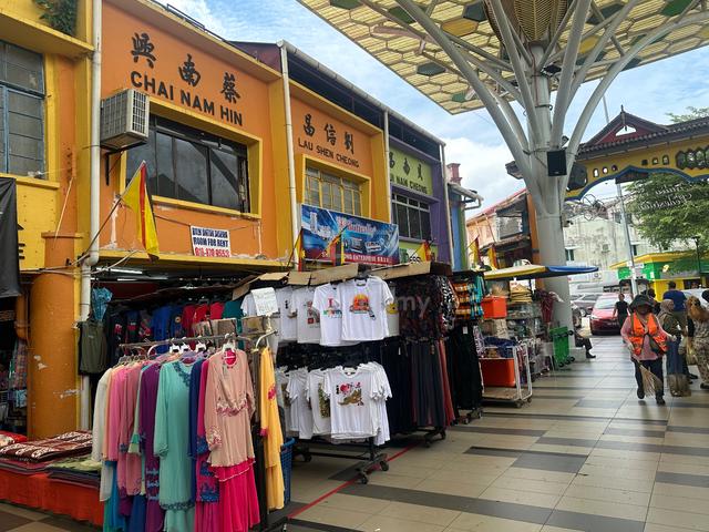 Business for Sale at India Street - Apparel Shop with 16 rooms hostels 1