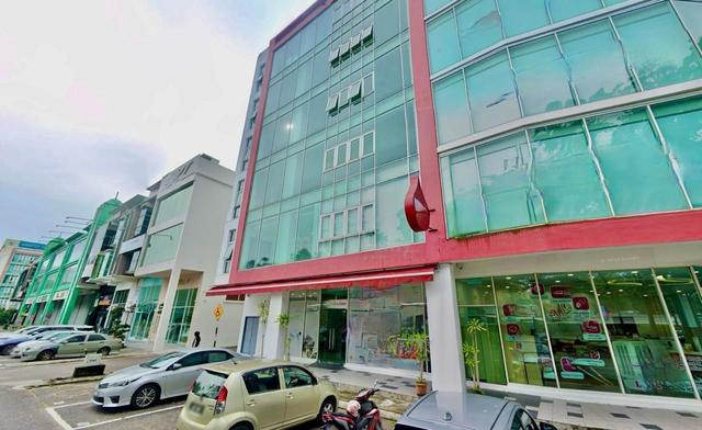 Danga Utama 3.5 Storey Shop For Sale 1