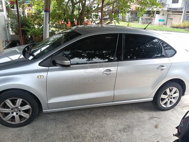 2017 Volkswagen VENTO 1.6 COMFORTLINE (A) - 2