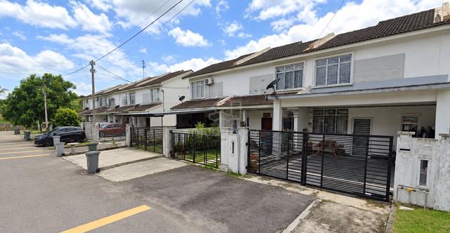 Original unit Double Storey Medium Cost House Taman Sri Pulai Perdana 1