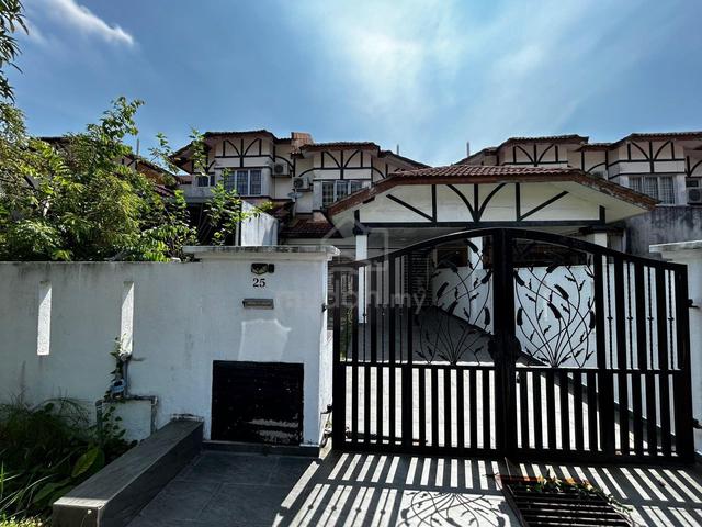 Sungai Buloh Country Resort. Double storey terrace house 1
