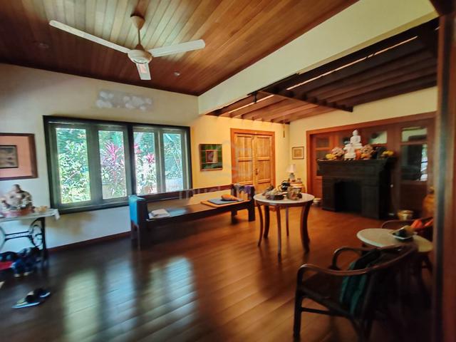 2sty Corner Lot Renovated Extended House Kota Kemuning 1