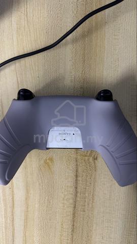 PS5 Controller - photo 2 of 3