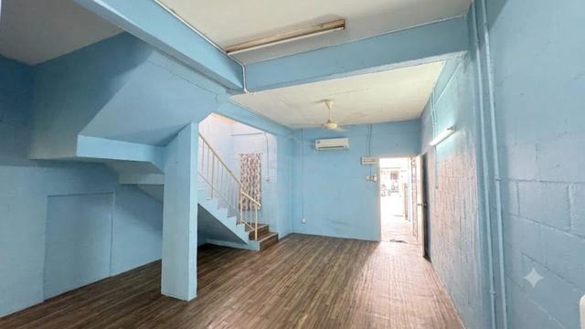 Below Market Freehold Double Storey Taman Pelangi, Rawang 1