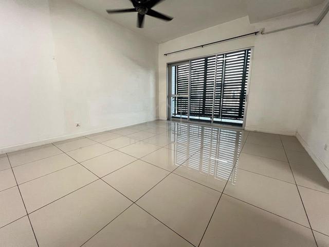 Nusa Idaman 8 , Near Bukit Indah & Nusa Sentral 22x75 Well Maintain 4