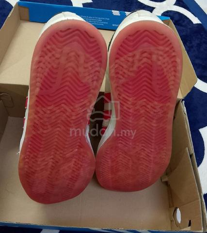 Adidas (8uk) - photo 5 of 5