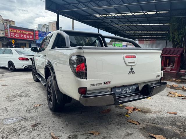 Mitsubishi TRITON 2.5 VGT (A) Diesel Turbo 4x4 - 2