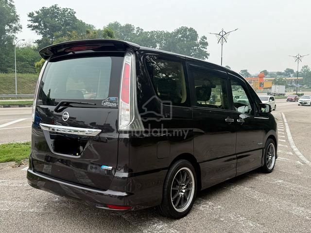 Nissan SERENA 2.0AT HIGHWAY STAR SHYBRID 2013 - 4