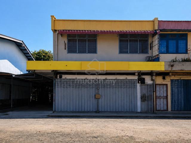 Corner Shop Lot For Rent 1