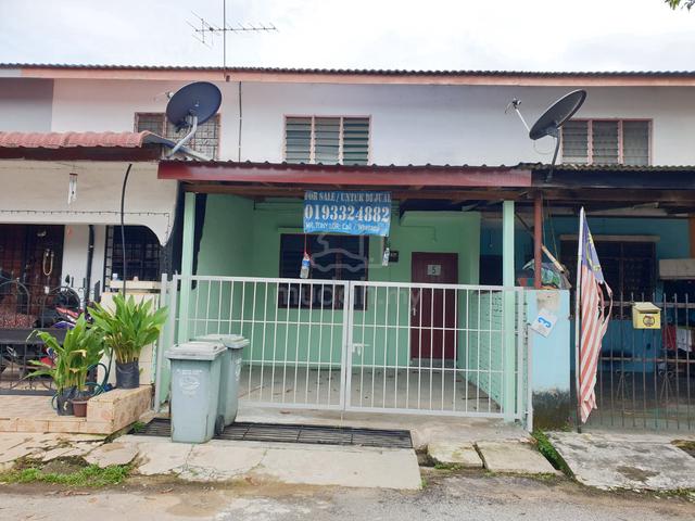 Rumah Jalan Gambang Batu 12, Kuantan 1