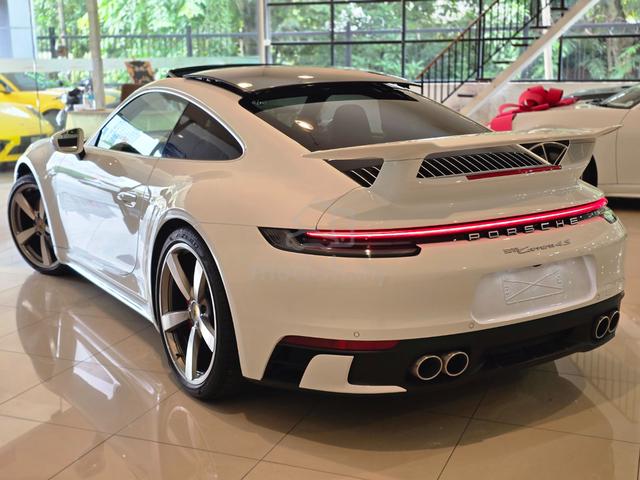 Porsche 911 3.0 CARRERA 4S Red Interior Low Mileag - 4
