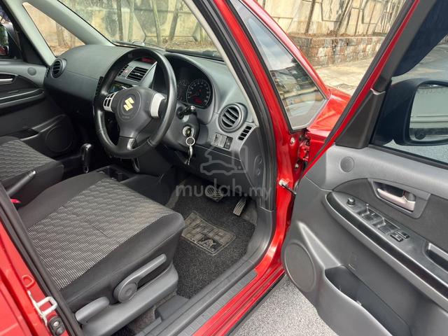 Suzuki SX4 1.6 Hatchback (A) DirectOwner - 4