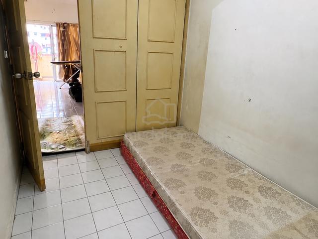 Small room menara orkid 1