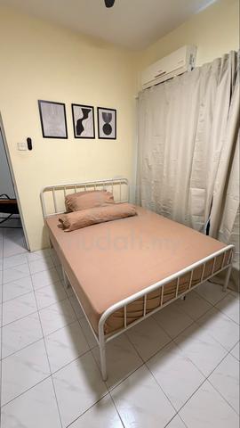 Master room male unit with private bathroom 1
