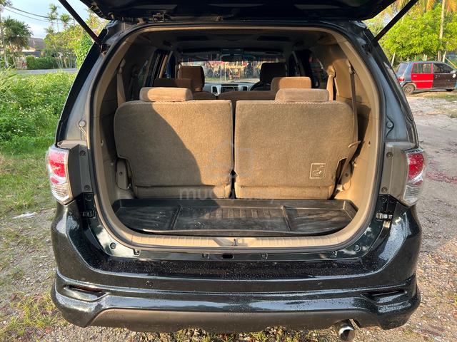 2011 Toyota FORTUNER 2.5 G FACELIFT (A) - 5