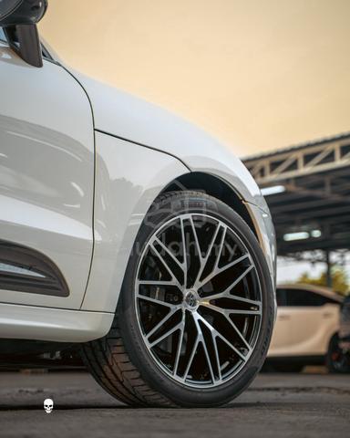 2024 Porsche Macan- T 2.0L Japan - 4