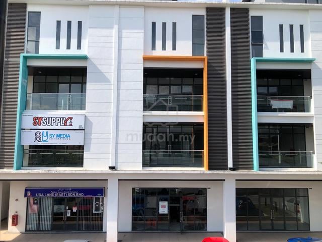 Pusat Perniagaan Coast Kemaman 1