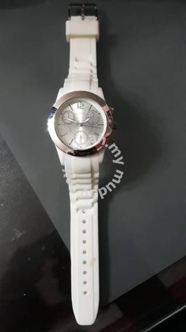 Pretty Inlay Bracelet Watch | Avon watches, Avon jewelry, Fashion watches