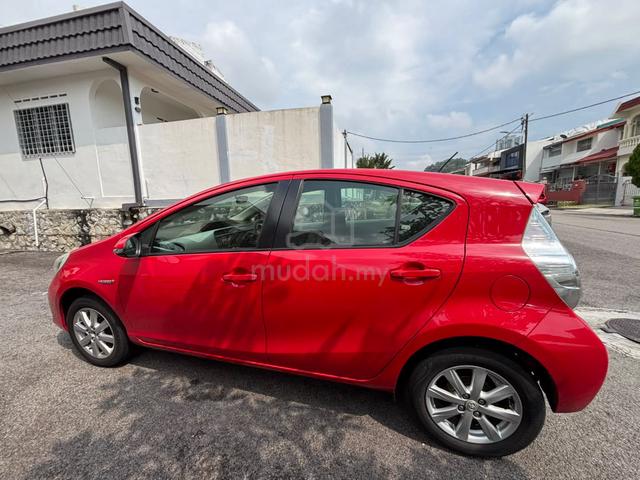 2012 Toyota PRIUS C 1.5 (HYBRID) NHP10R (A) - 4