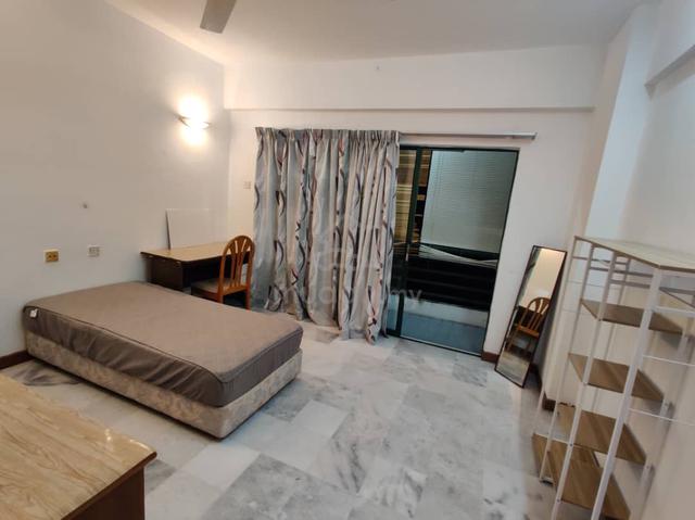 Spacious Bedroom w/ Balcony @ Condo, Ampang, Selangor. 1