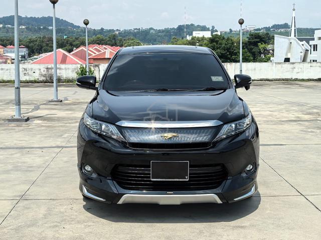 2017 TOYOTA HARRIER PREMIUM 2.0 AT Sunroof - 2