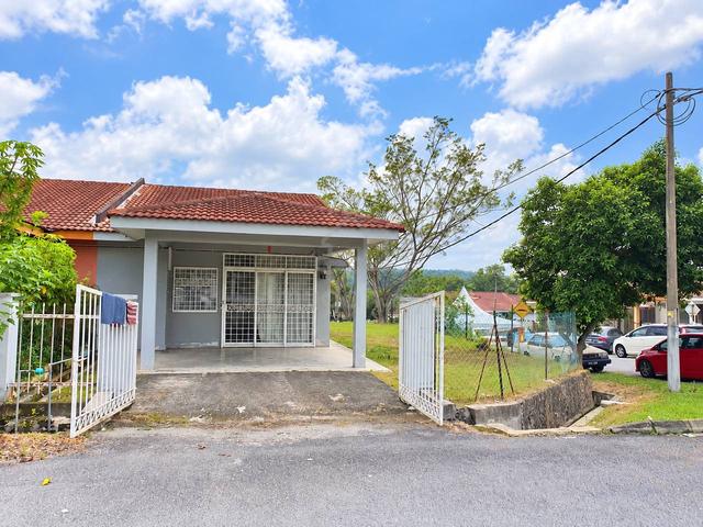 Taman Arowana Impian Seremban 2, CORNER LOT Single Storey Terrace 1