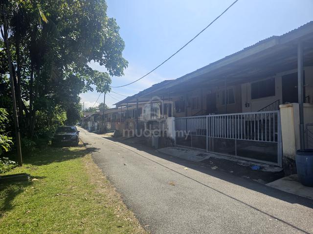 Single Storey Terrace, JALAN TOK UNGKU RAHANG BLOSSOM 1