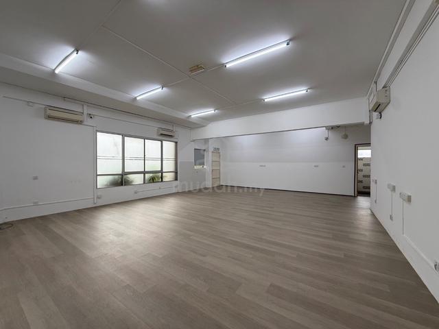 The One Square 3 Storey Shop Lot 3383sf With 2 Carpark Corner 1