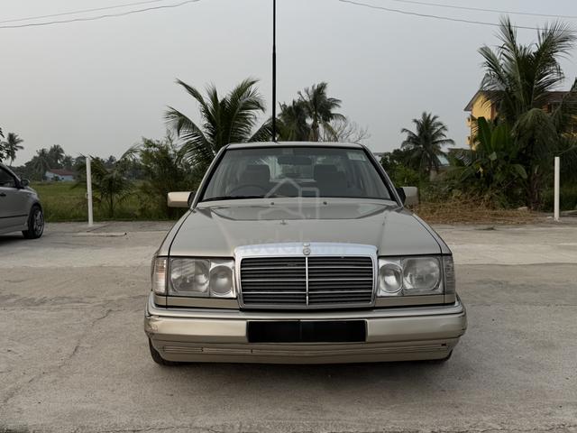 1 owner classic Mercedes Benz 230E 2.3 W124 (A) - 2