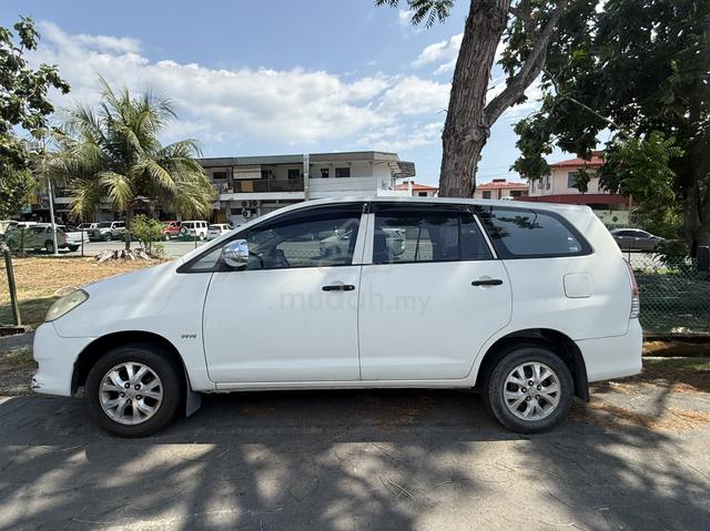 2009 Toyota INNOVA 2.0 E FACELIFT (M) - 3