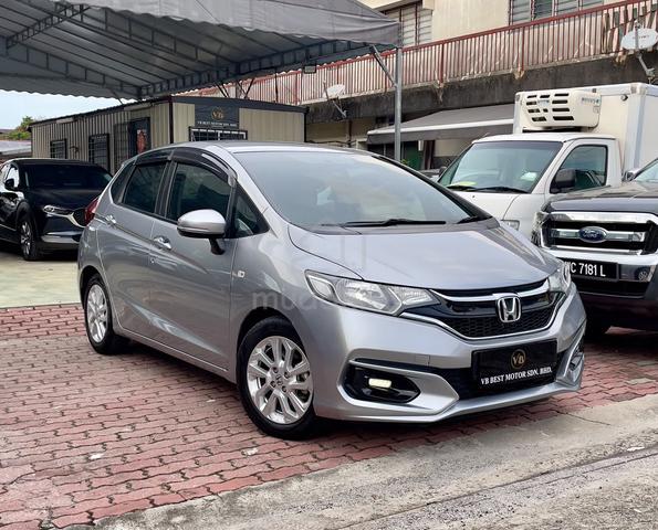 M2017 Honda JAZZ 1.5 E (A) FACELIFT FULL SERVICE ! - 1